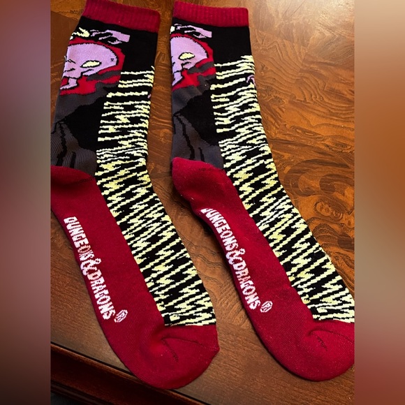Dungeon and Dragons socks! New osfm mens. - Picture 6 of 8